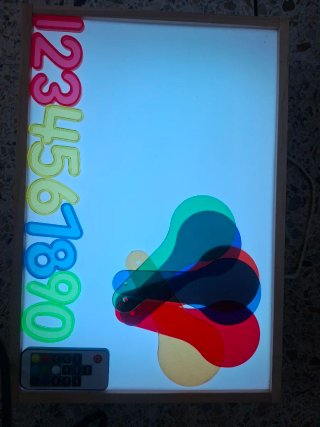 Caja Luminosa Montessori + Piezas Translúcidas