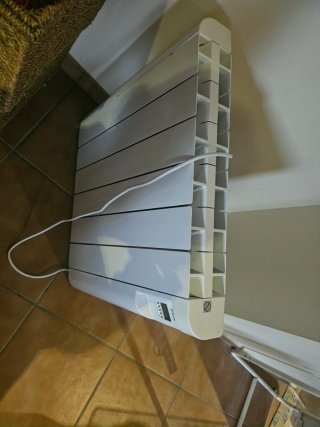 Calefactor eléctrico blanco nuevo