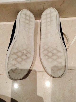Zapatillas Negras Unisex "Pull and Bear"