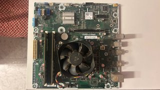 Placa base HP con procesador y RAM