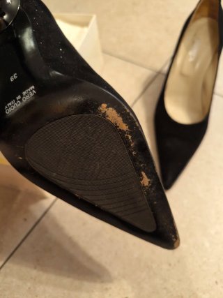 Décolleté punta in camoscio nero con brill