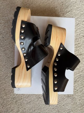 Zuecos Bimba y Lola Negros Madera