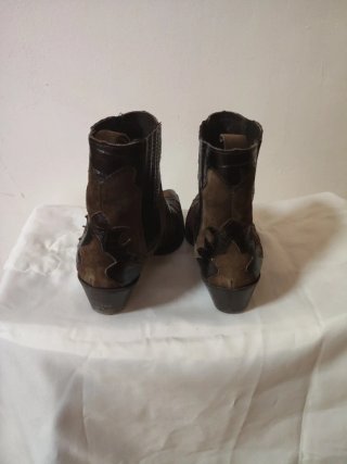 Alpe Piel Marrón y Negra Botas