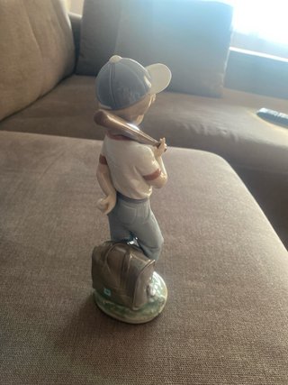 Figura Lladro Niño con Bate