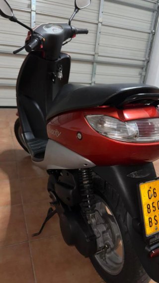 Peugeot Vivacity 50cc 2T Scooter Roja