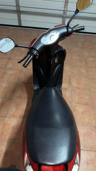Peugeot Vivacity 50cc 2T Scooter Roja