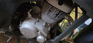 Daelim Roadwin 125 Naked Moto