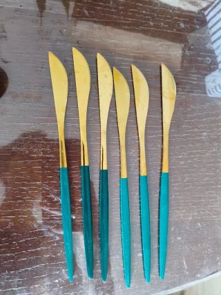 Set Cubiertos Dorados y Verdes