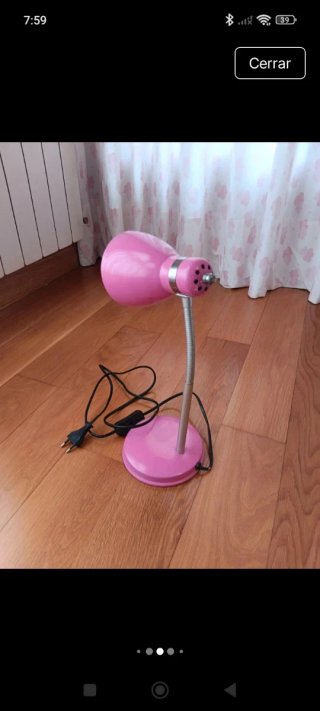 Lámpara de mesa rosa