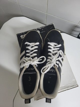 Zapatillas Adidas Talla 42 Negras y Blancas