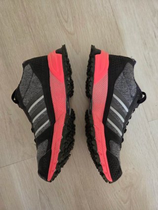 Zapatillas running Adidas grises y rosas