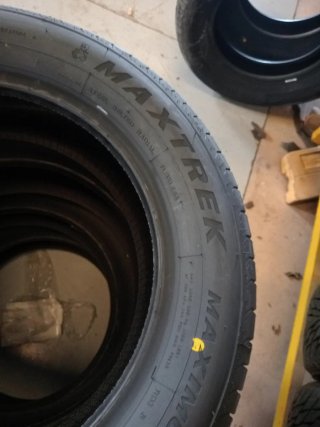 Neumáticos 185/60 R15 84H MAXTREK