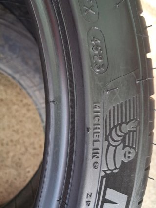 Neumáticos 235/40 R18
