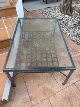 Tavolo da centro in ferro e vetro robusto