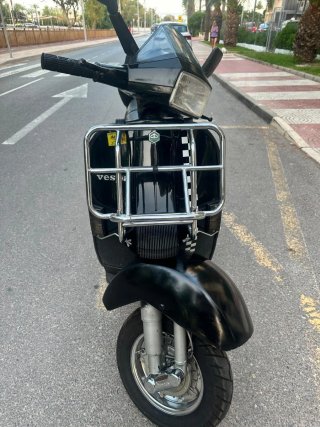 Vespa TX200 Negra