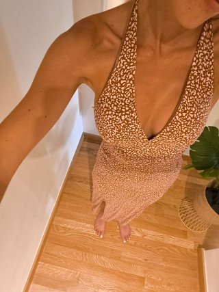 Vestido S con raja y escote halter