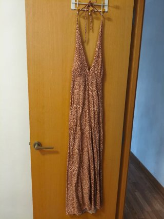 Vestido S con raja y escote halter