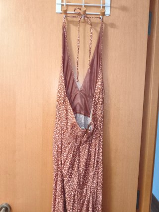 Vestido S con raja y escote halter