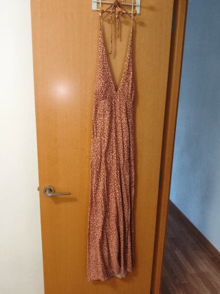 Vestido S con raja y escote halter