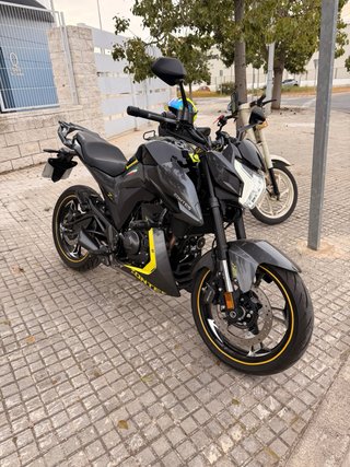 Zontes Z2 125cc Negra y Amarilla
