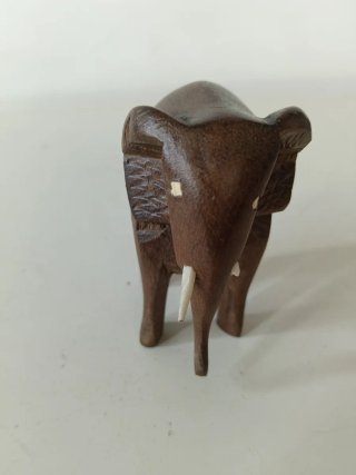Elefante de madera arte africano