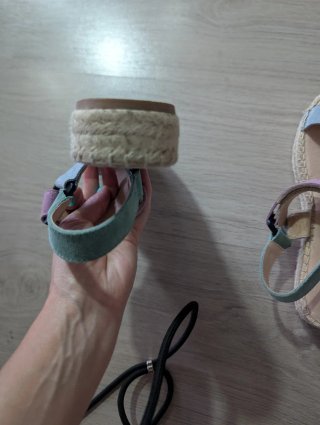 Sandalias Zign azules y moradas