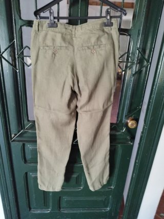 Pantalón chino de lino verde oliva