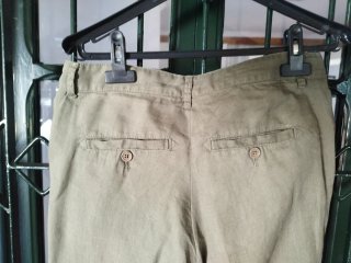 Pantalón chino de lino verde oliva