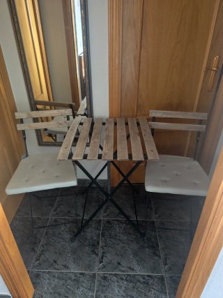 Mesa y 2 Sillas Balcón Madera y Metal ( no envío)