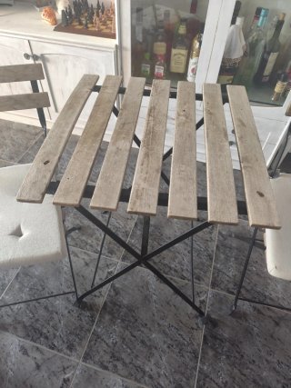 Mesa y 2 Sillas Balcón Madera y Metal ( no envío)