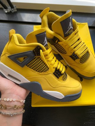 Zapatillas Jordan 4 Talla 41 Amarillas