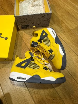 Zapatillas Jordan 4 Talla 44 Amarillo/Gris