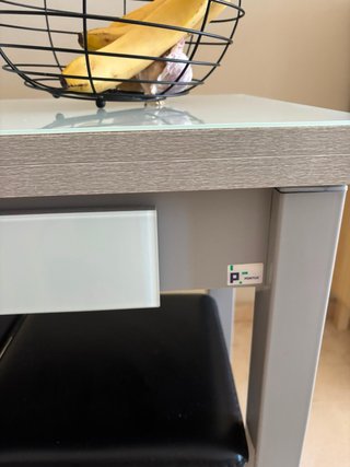 Mesa de cocina con 2 bancos