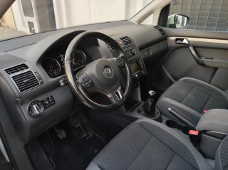 Volkswagen Touran 1.6TDI (Bola de remolque)