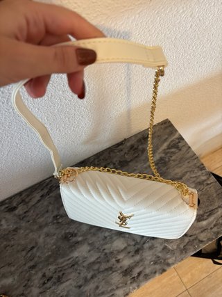 Bolso blanco cadena