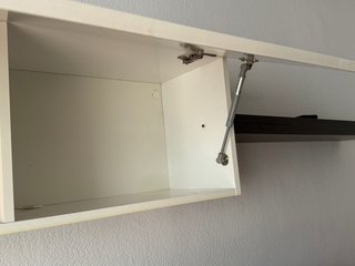 Mueble de salón blanco colgante