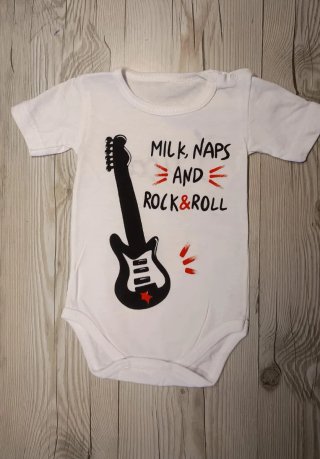Body Bebé pintat a mà.