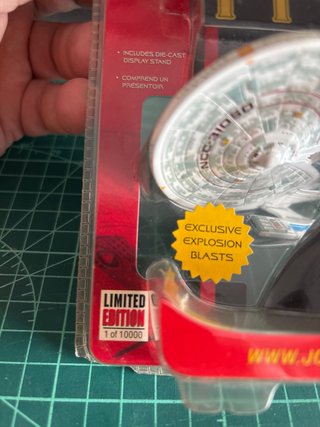 Johnny Lightning Star Trek U.S.S. Majestic NCC-310
