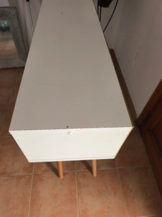 Mueble recibidor blanco y madera