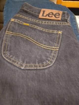 Pack 4 Pantalónes 2 Levi's e 2 Lee