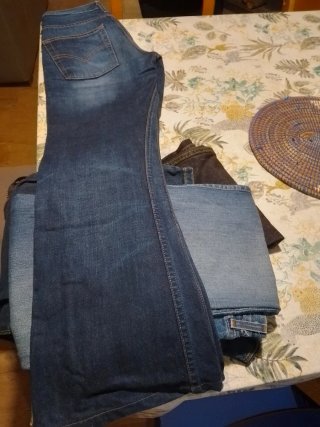 Pack 4 Pantalónes 2 Levi's e 2 Lee
