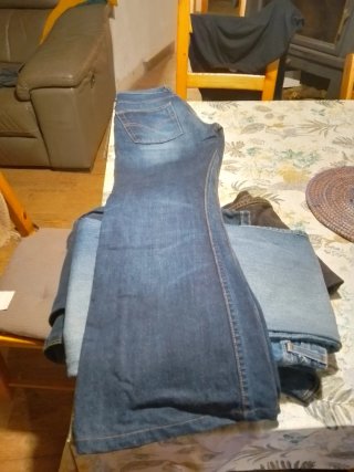 Pack 4 Pantalónes 2 Levi's e 2 Lee