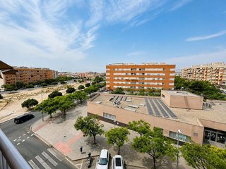 Piso en venta en Tómbola en Alicante