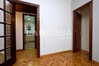 Piso en venta en El Turó de la Peira en Barcelona