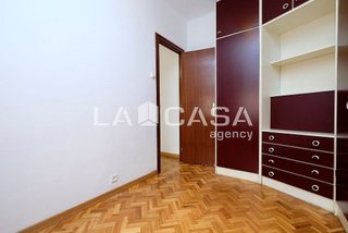 Piso en venta en El Turó de la Peira en Barcelona