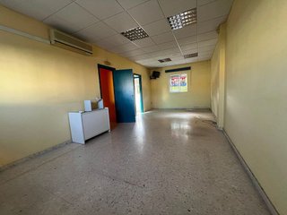 Local comercial en venta en Parque Atlántico - Los Arcos - Aeropuerto Viejo en Sevilla