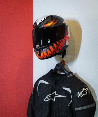 Soporte de Casco Moto, Llaves y Chaqueta Macias