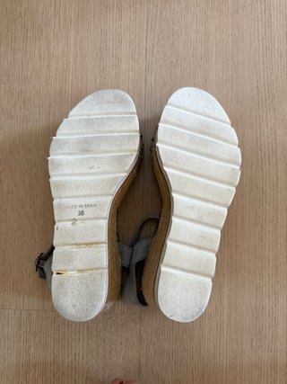 Cuñas grises y plateadas talla 38