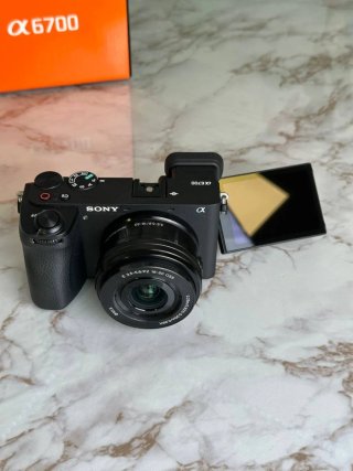 Sony A6700 (210 Disparos)