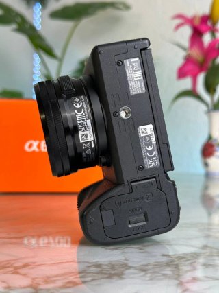 Sony A6700 (210 Disparos)